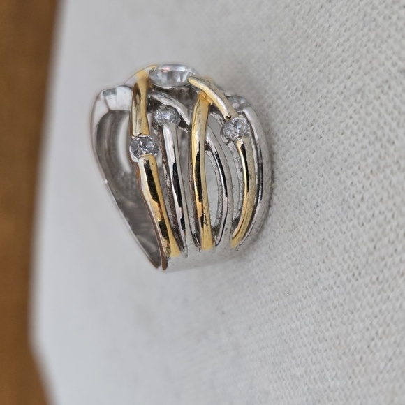 Two-Tone Rhinestone Ring Size 9 - Picture 3 of 6